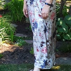 Womens caftan, various sizes, quilted neckline, full length